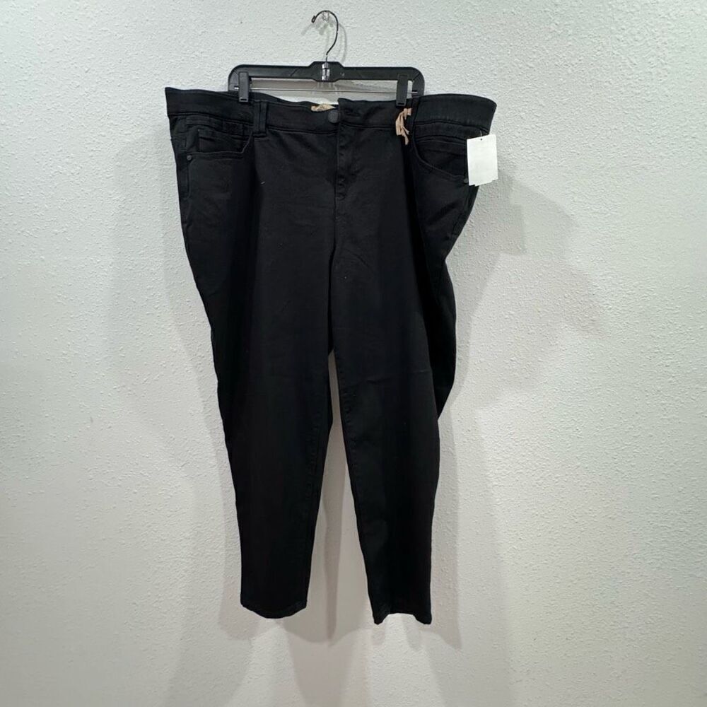 Democracy Ab technology size 24w NWT